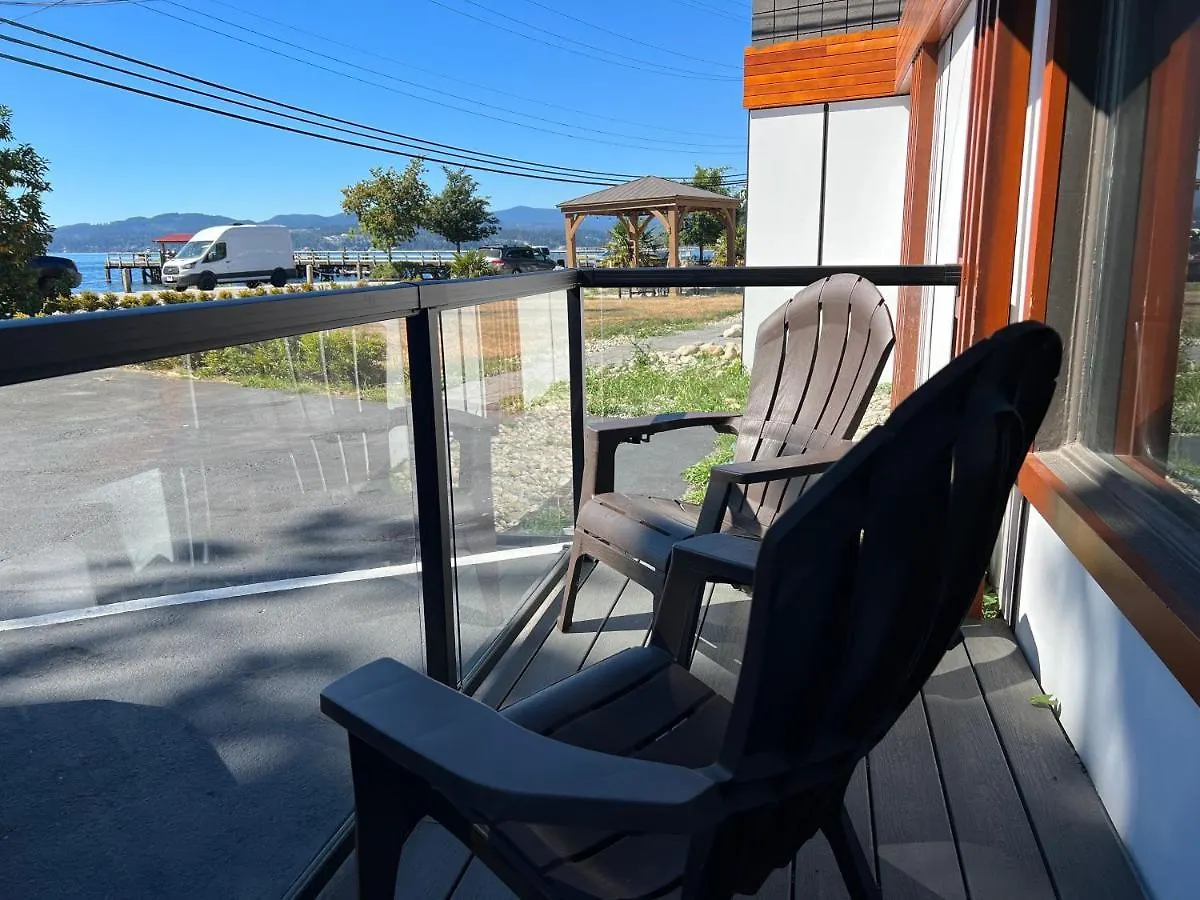 Oceanside Villas Sechelt Motel