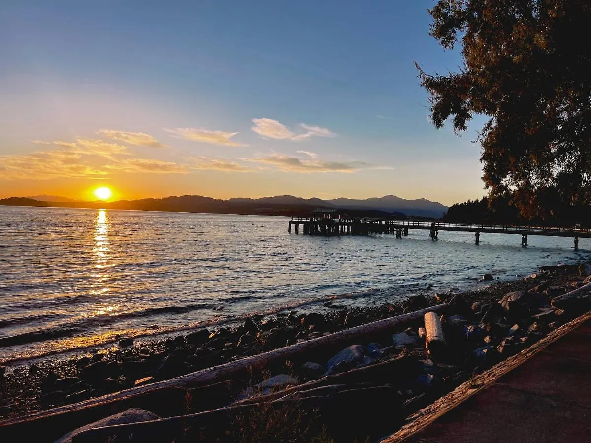 Oceanside Villas Sechelt Motel